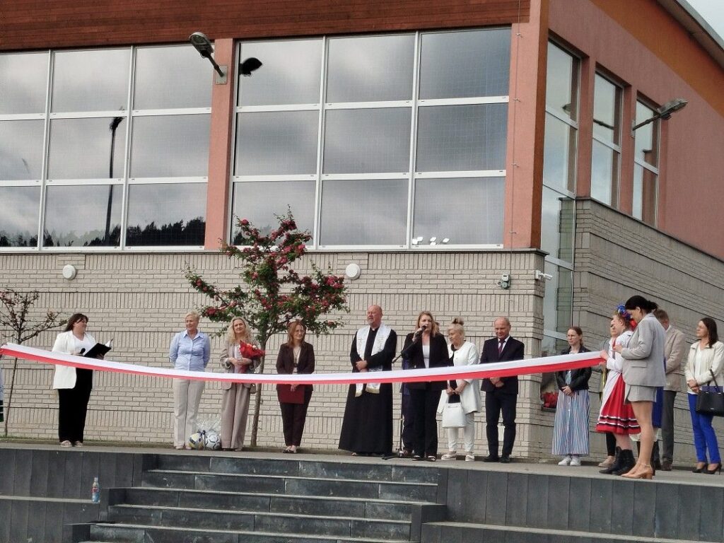 otwarcie nowego boiska w niezabyszewie